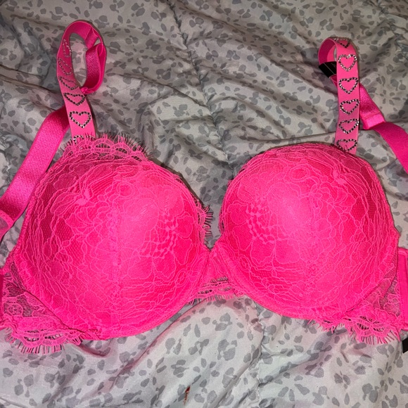 34C Victoria Secret PushUp Bra - Picture 1 of 3